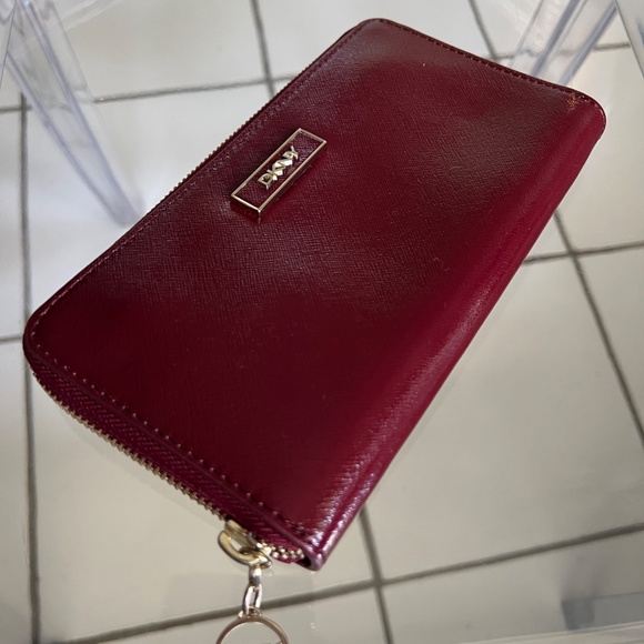 New DKNY Burgundy Saffiano Leather Bryant Park Zip Around Wallet - Picture 6 of 12
